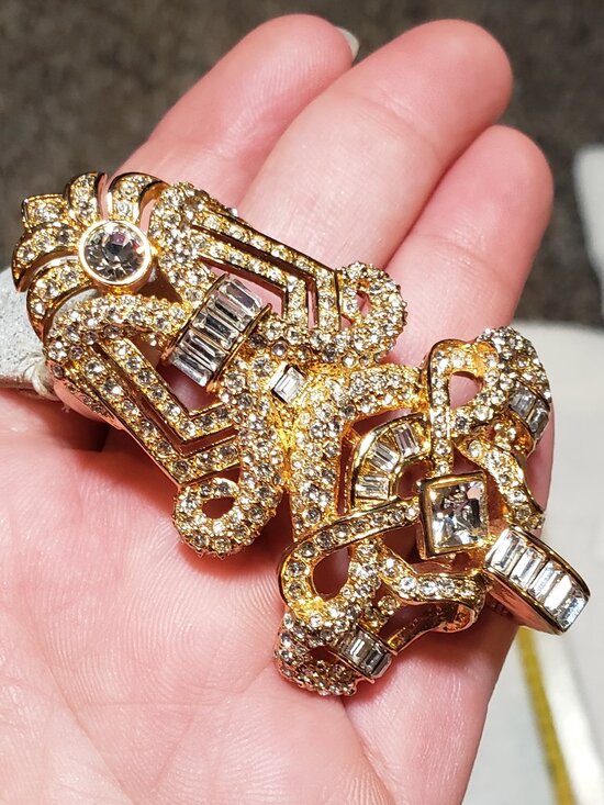 Judith Leiber silver belt with Crystal Rhinestones in gold colored setting main image 8